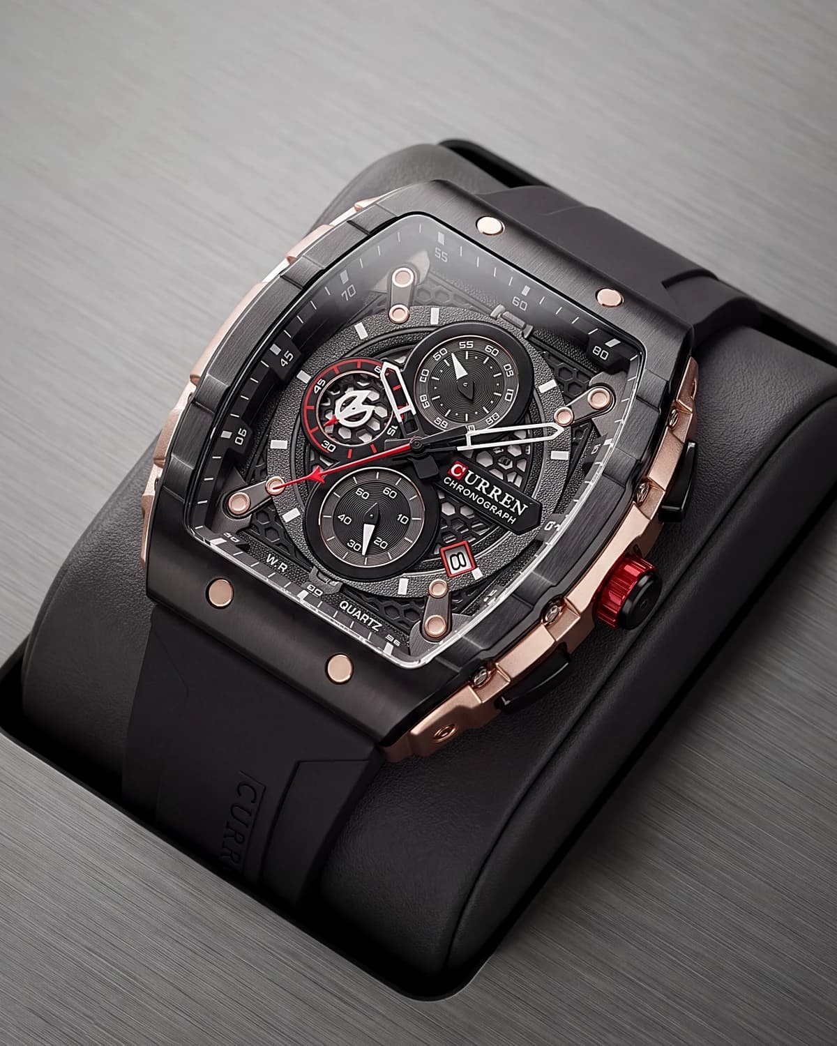 CR TITAN NEGRO